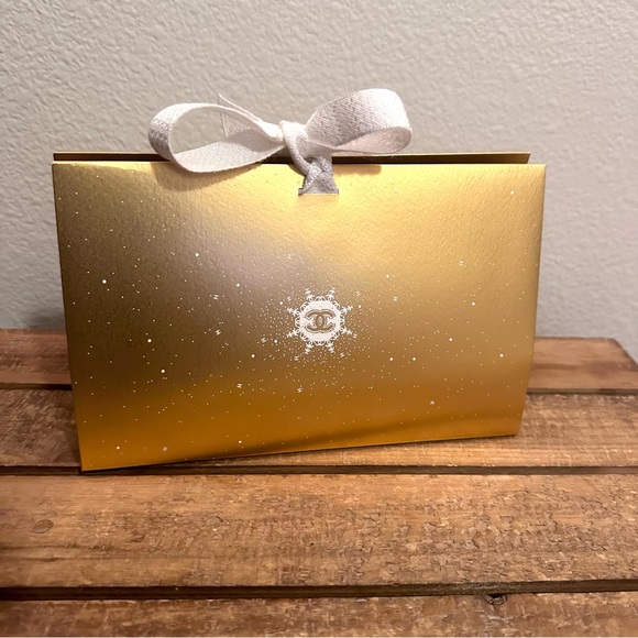 Chanel Gift Box Ribbon Gold New Small - Picture 3 of 11